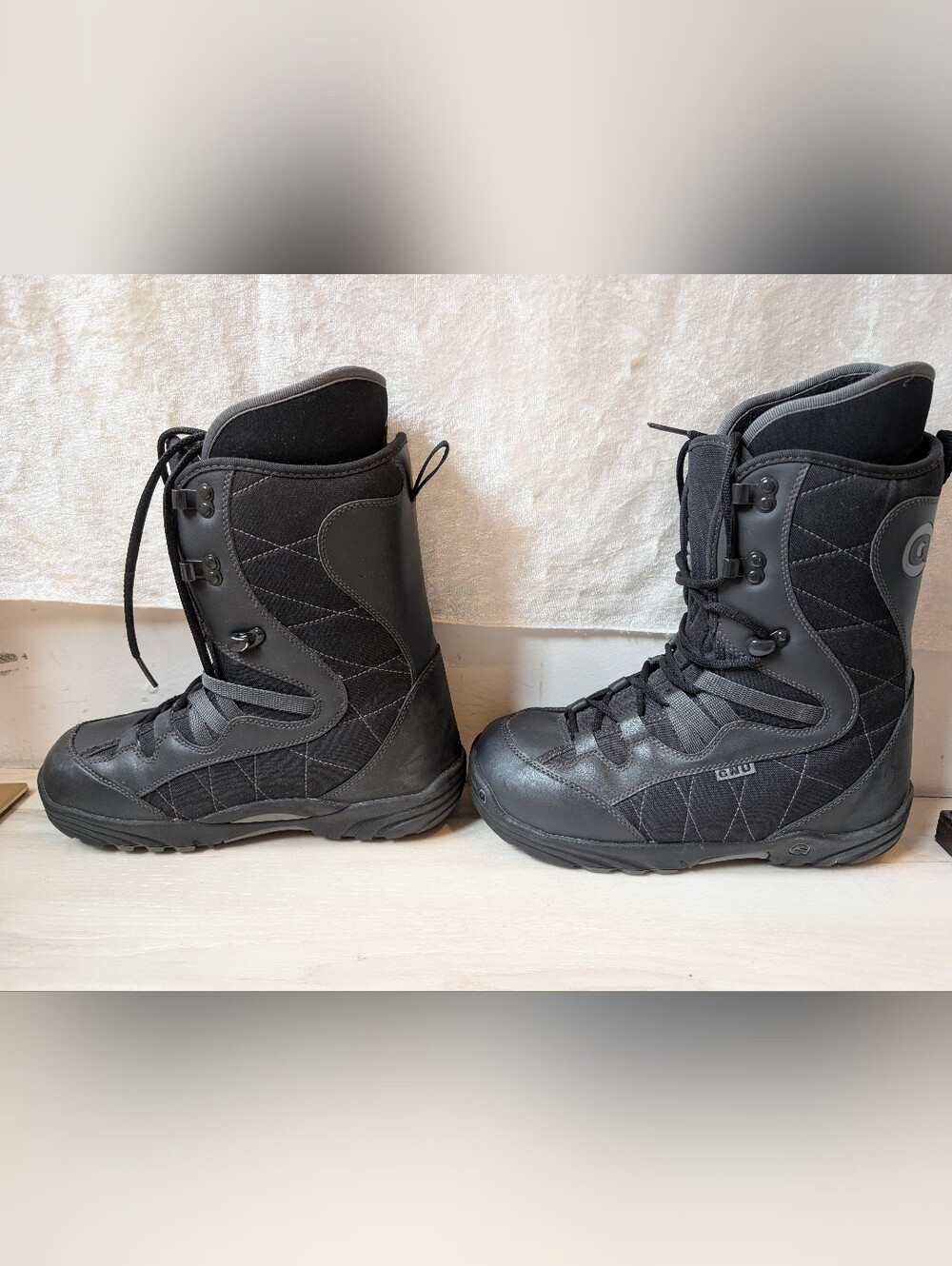 Gnu Men's 9.5 Snowboarding Boots
